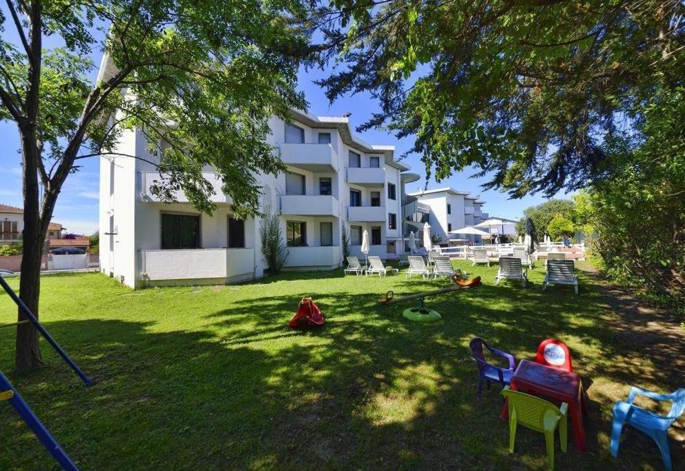 Residence マリーナ・ディ・チェーチナ エクステリア 写真